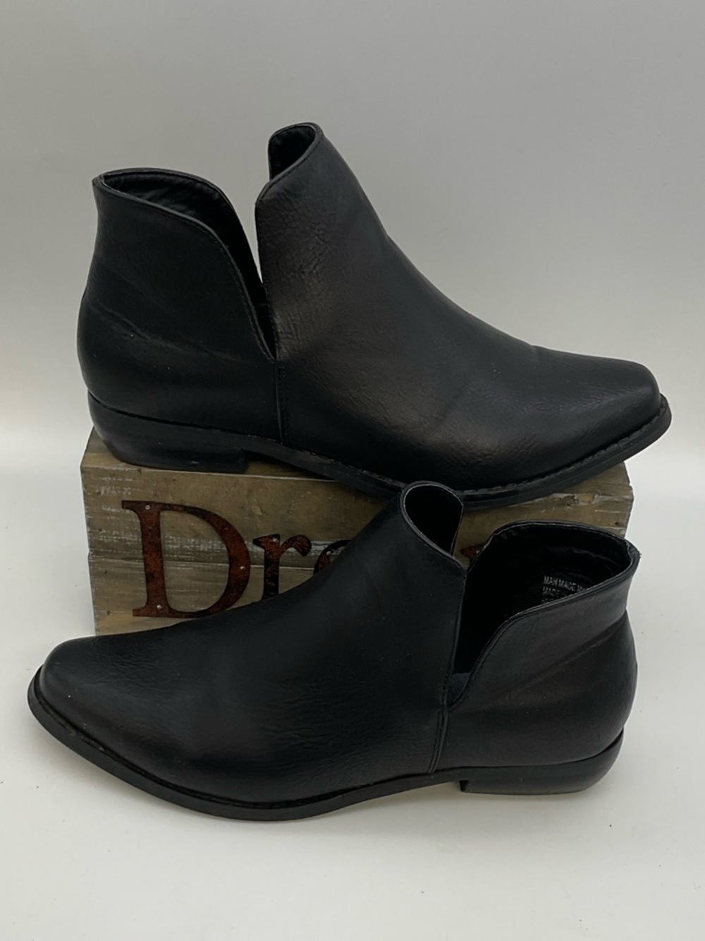 Women’s Diba Black Faux-Leather Cutout Ankle Booties Minimalist Almond Toe 7.5
